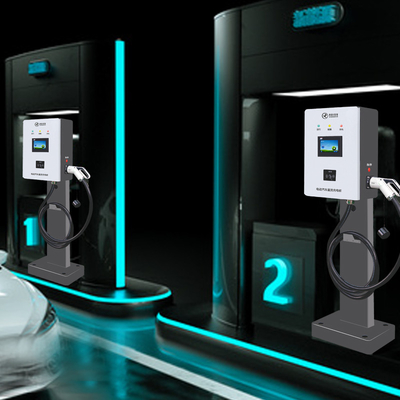 30KW EV شاحن DC معدات شحن EV سريعة السرعة مع شاشة تعمل باللمس بالسعة CCS1 CCS2