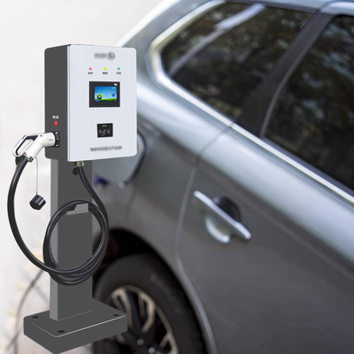 30KW EV شاحن DC معدات شحن EV سريعة السرعة مع شاشة تعمل باللمس بالسعة CCS1 CCS2