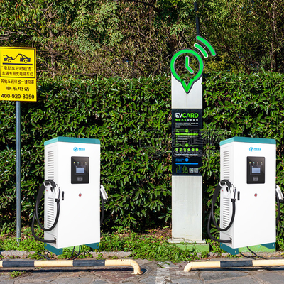 سريع شاحن تيار مستمر 60kw EV مع شاشة LCD مزدوجة شحن بندقية